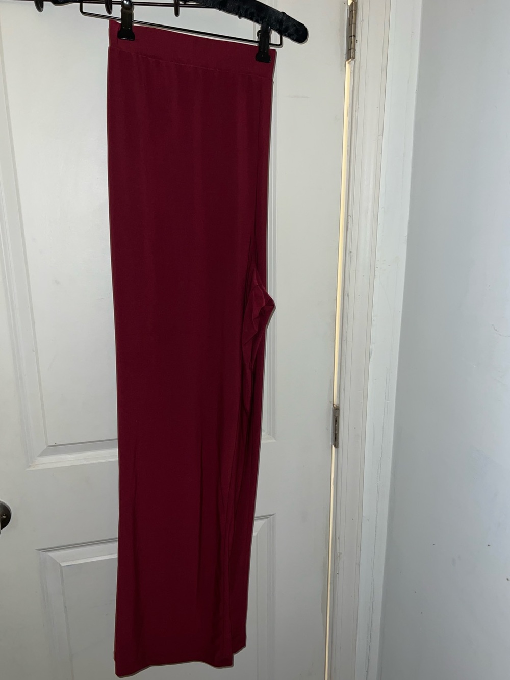 Antthony burgundy stretchy flowy pants